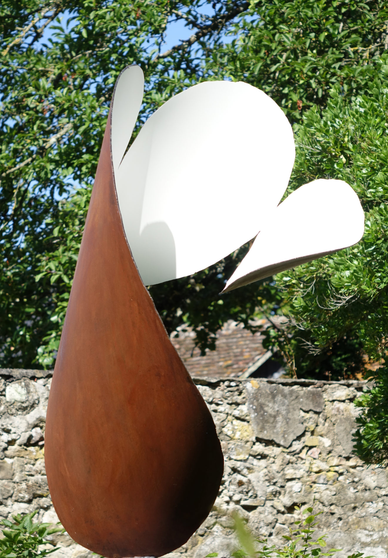 jardin acier Ballon sculpture Castel